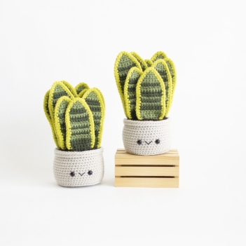 Snake Plant amigurumi pattern by A Menagerie of Stitches