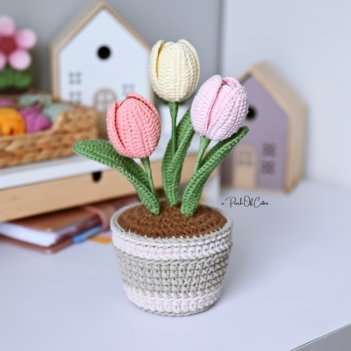 Tulip in a Pot amigurumi pattern by apinchofcotton