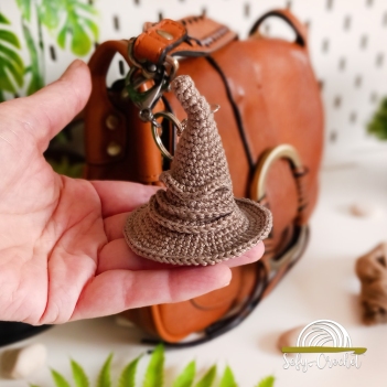 Enchanted Hat Charm amigurumi pattern by SefyCrochet