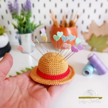 Pincushion Hat amigurumi pattern by SefyCrochet
