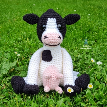 Frannie the Friesian Cow amigurumi pattern by Little Green Bear