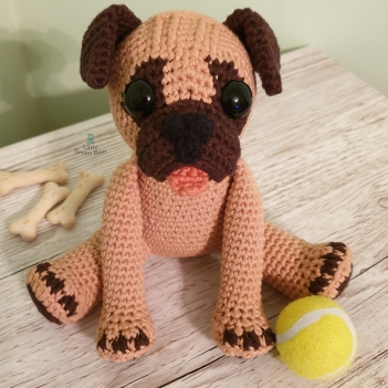 Perry the Pug amigurumi pattern by Little Green Bear