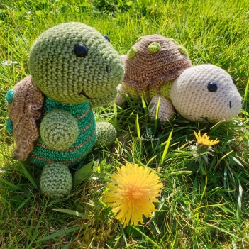 Tucker the Tortoise amigurumi pattern by Little Green Bear