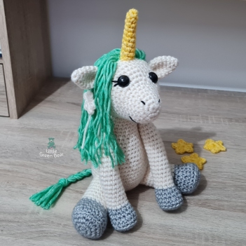 Uma the Unicorn amigurumi pattern by Little Green Bear