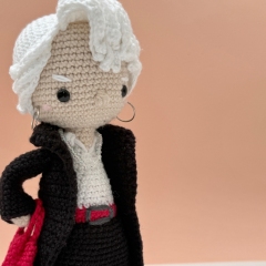 Miranda Priestly Tribute amigurumi by Amour Fou