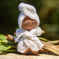 Lil Pear amigurumi pattern by Ahooka