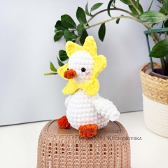 Little Goose with Accessories amigurumi pattern by TANATIcrochet