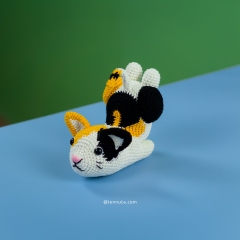 Cats doing Yoga amigurumi pattern by Lennutas