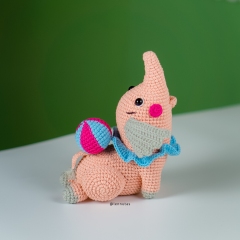 Elephant doing YOGA amigurumi pattern by Lennutas