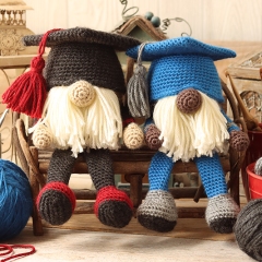 Graduation Gnome amigurumi pattern by Jen Hayes Creations