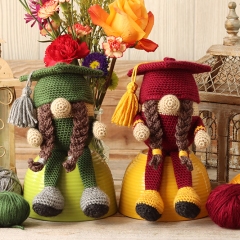 Graduation Gnome amigurumi pattern by Jen Hayes Creations