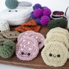 Charcuterie Board amigurumi pattern by A Menagerie of Stitches