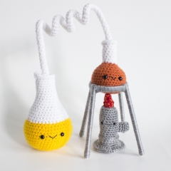 Chemistry Set amigurumi by A Menagerie of Stitches