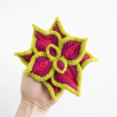Coleus Plant amigurumi pattern by A Menagerie of Stitches