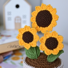 Sunflower in a Pot amigurumi pattern by apinchofcotton