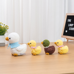 Mama Goose and Baby Duck amigurumi by The Loop Story