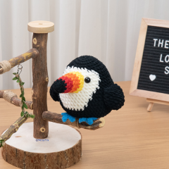 Rainbow Toucan Bird amigurumi pattern by The Loop Story