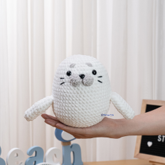 Seal amigurumi pattern by The Loop Story
