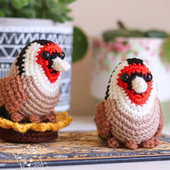 Pete the European Gold Finch amigurumi pattern by LikeALigerCrochet