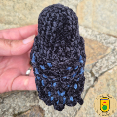 Kara the Raven amigurumi pattern by Neith Sand Crochet