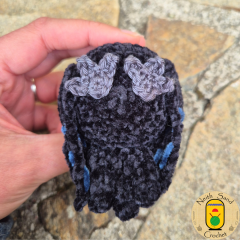 Kara the Raven amigurumi pattern by Neith Sand Crochet