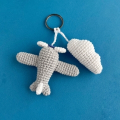 Airplane with cloud keychain amigurumi by AmiGuide