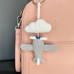 Airplane with cloud keychain amigurumi pattern by AmiGuide