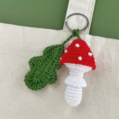 Mushroom with leaf keychain charm amigurumi pattern by AmiGuide