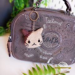 Cat Bag Charm amigurumi by SefyCrochet