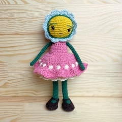 Flower Doll amigurumi pattern by Domigurumi