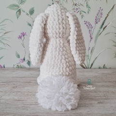 Beryl the Bunny amigurumi pattern by Little Green Bear