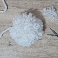 Beryl the Bunny amigurumi pattern by Little Green Bear