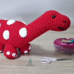 Don the Diplodocus amigurumi by Little Green Bear