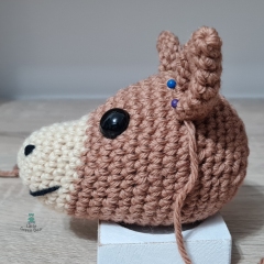 Harrold the Horse amigurumi pattern by Little Green Bear