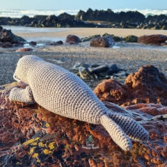 Sandy the Seal amigurumi pattern by Little Green Bear