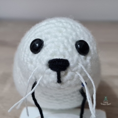 Sandy the Seal amigurumi pattern by Little Green Bear