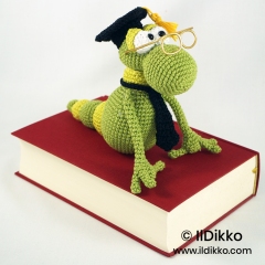 Hemingway the Bookworm amigurumi by IlDikko