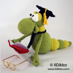 Hemingway the Bookworm amigurumi pattern by IlDikko