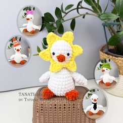 Little Goose with Accessories