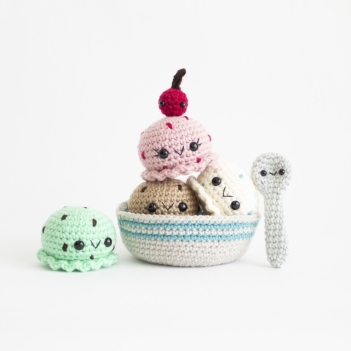 Ice Cream Sundae amigurumi pattern by A Menagerie of Stitches