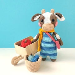 Cows Daisy and Violet amigurumi pattern by Mrs Milly