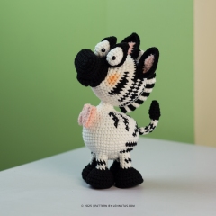 Silly-eyes Zebra amigurumi pattern by Lennutas
