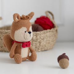 Stephen, the squirrel amigurumi by GatoFio