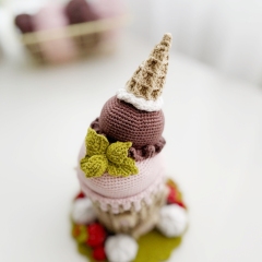 Ice cream house amigurumi pattern by Fluffy Tummy