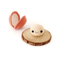 No-Sew Clam amigurumi pattern by Stitch by Fay