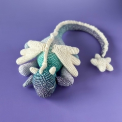 Dreamy the Sleepy Dragon amigurumi pattern by Pracownia Blask