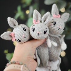 Lola - bunny coaster amigurumi pattern by Plączenitka