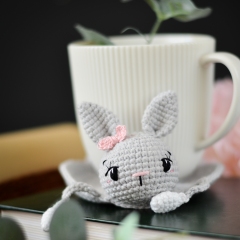 Lola - bunny coaster amigurumi by Plączenitka