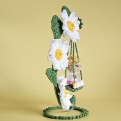 Flower Children - Gertie the Daisy amigurumi by SaphirhaseDesign
