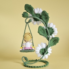 Flower Children - Gertie the Daisy amigurumi pattern by SaphirhaseDesign